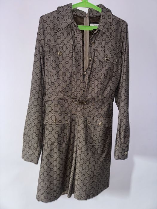 Продавам рокля gucci