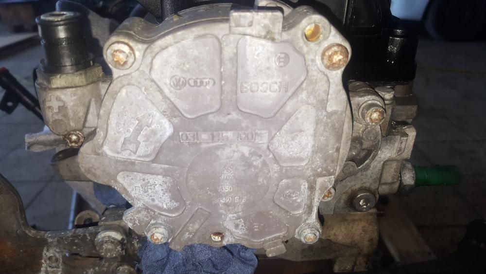 Pompa vacuum VW AUDI SKODA cod 03L145100G