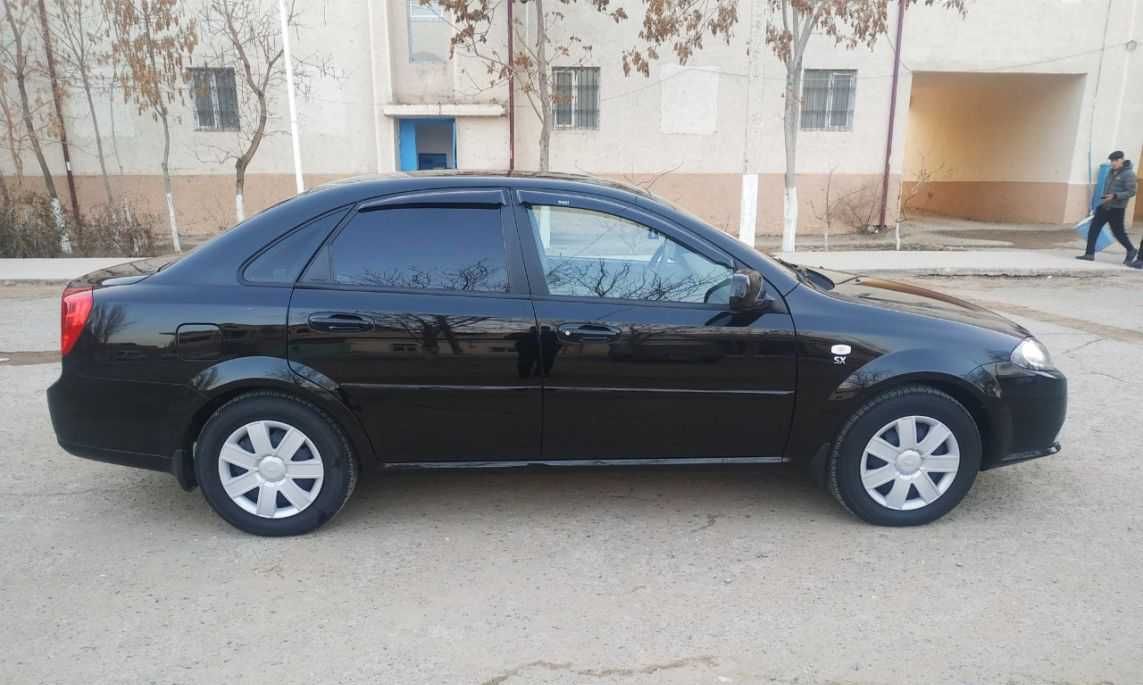 продается LACETTI