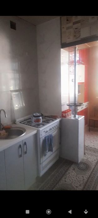 2 xonali kvartira sotiladi