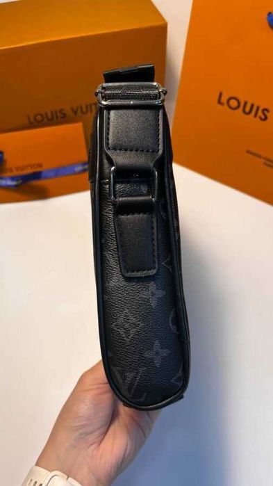 Geantă pentru bărbați Louis Vuitton piele 11340-1