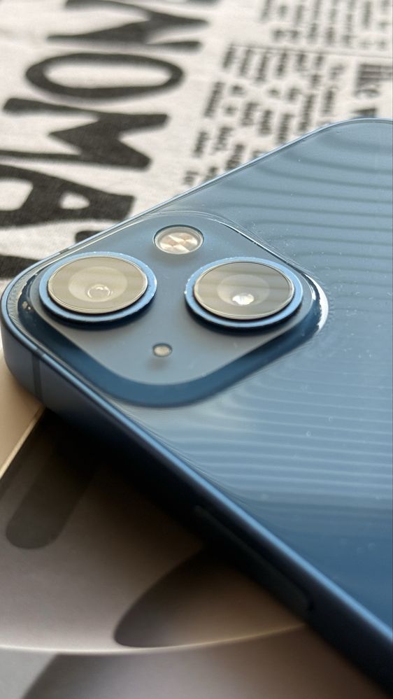 Продавам iphone 13