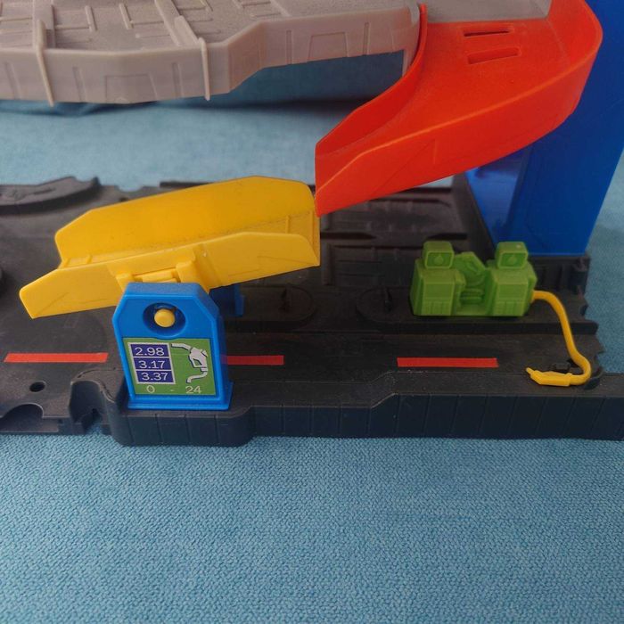 Stunt гараж Hot Wheels