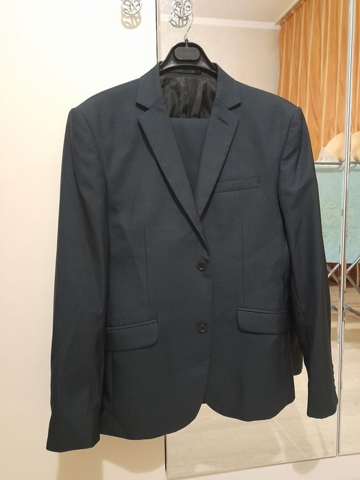 Костюм (новый) почти