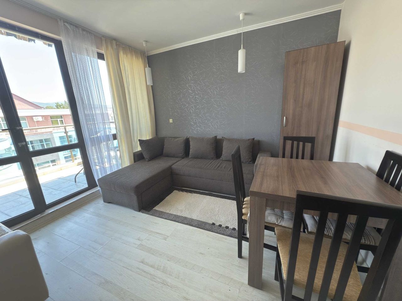 Продава се Двустаен апартамент в к.к. Слънчев бряг - 78 кв.м за 1000 €/кв.м - Снимка #1