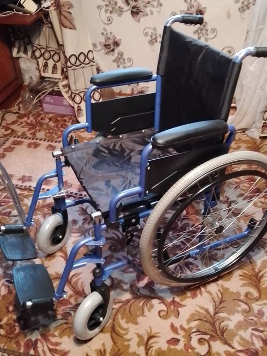 Инвалидная коляска новая