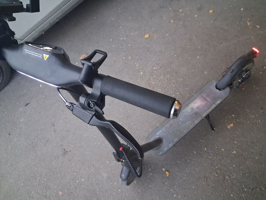 Vand trotineta electrica mai multe detalii la telefon