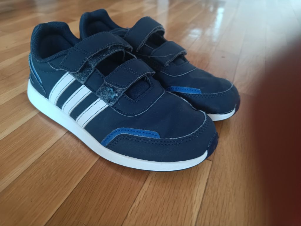 Маратонки и стоножки Nike Adidas