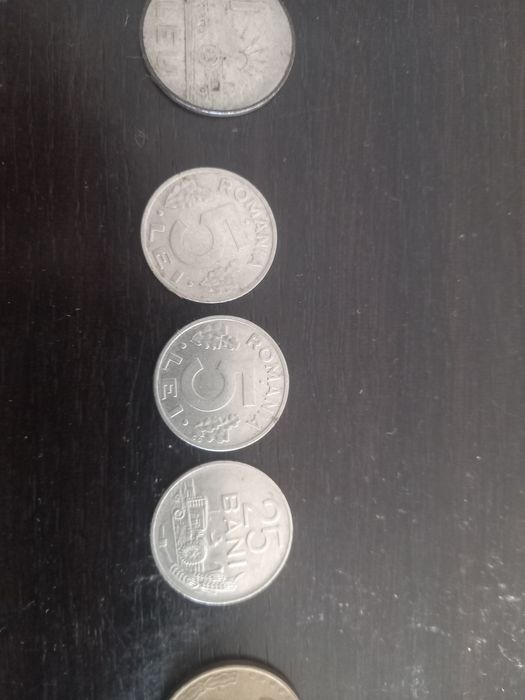 Monezi vechi de vanzare