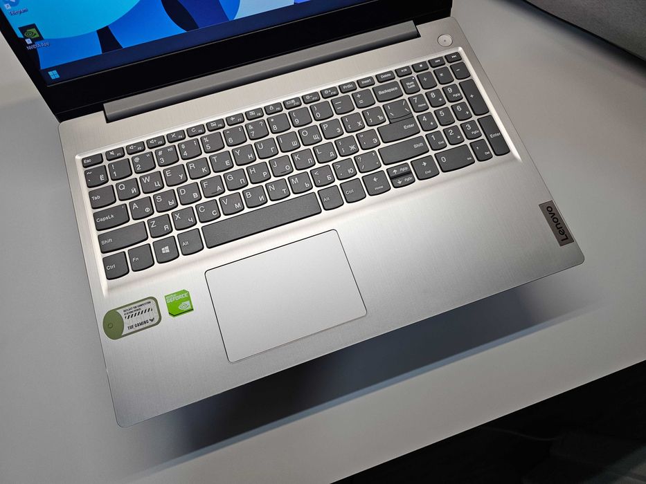 ПРОДАМ Lenovo 15IML05 Игровой Ноутбук GOLD6405U/8GB/256SSD/NvidiaMX130