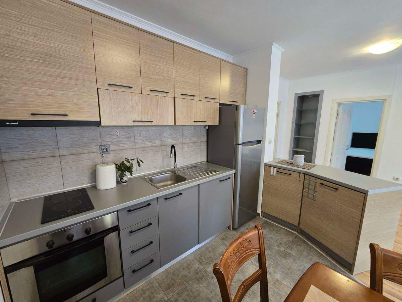 Дава се под наем Тристаен апартамент в Пловдив, Център - 73 кв.м за 500 € - Снимка #2