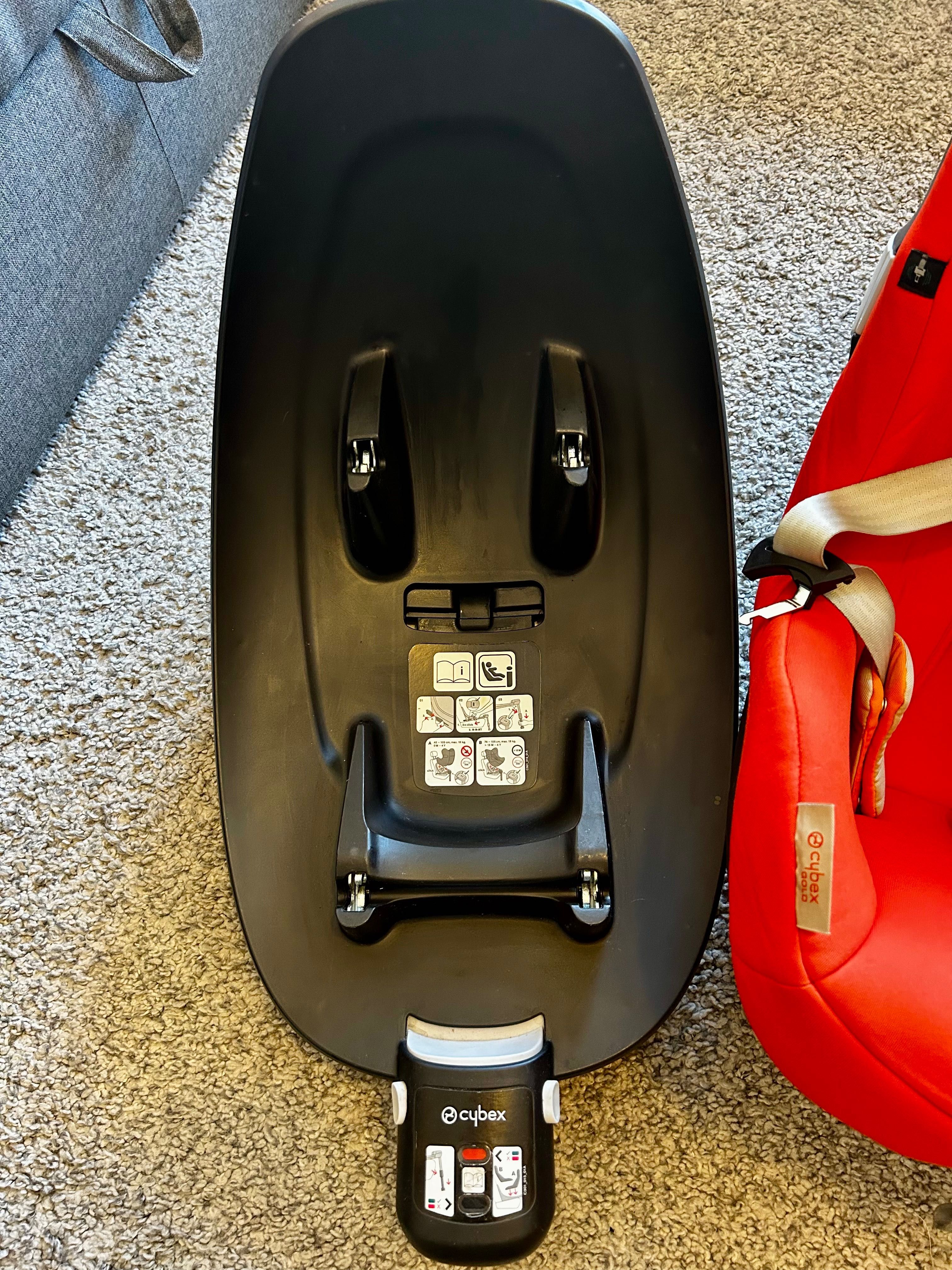 Детско столче за кола Cybex Sirona M i-Size Gold с Isofix база
