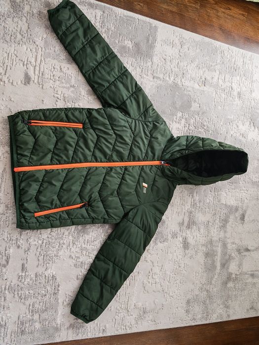 Vând geacă de primavara-toamna pentru copii