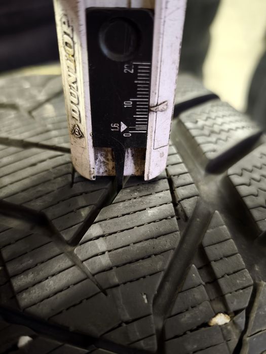 225 40 19 Зимни гуми