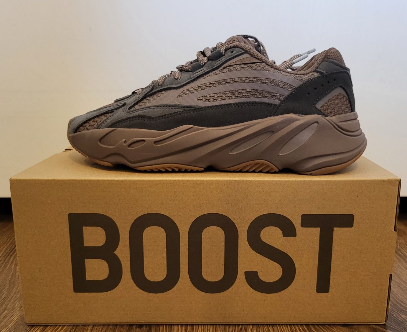 Adidas Yeezy Boost 700 Mauve EU43 1/3