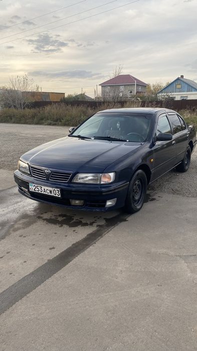 Продам Nissan maxima a32. Объем 2.5. 1996 года выпуска.