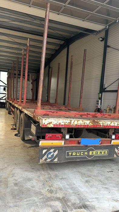 Semiremorca transport busteni lemn