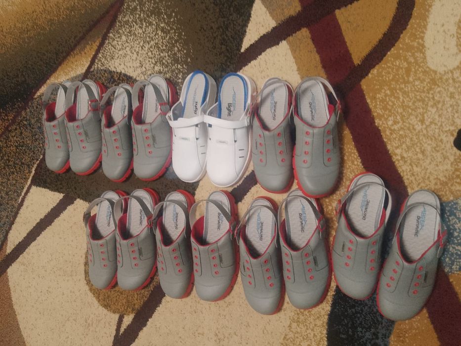 Saboți Abeba mărimea 44