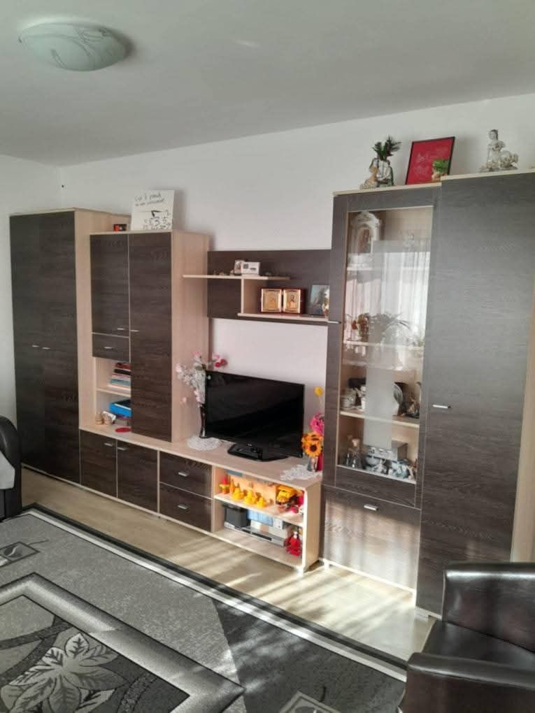 Apartament 2 camere, Noua, strada Prunului