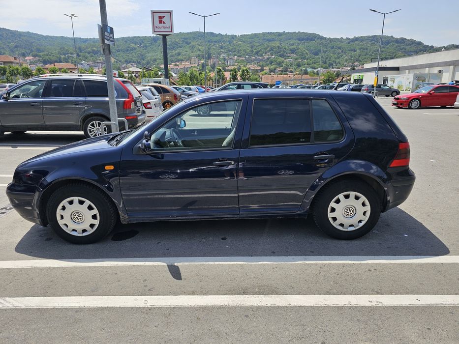 Vând golf 4  an 2000