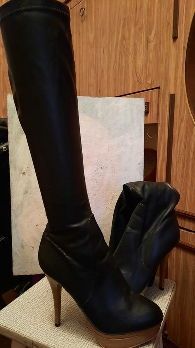 Продам сапожки женские осень-весна