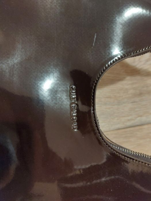 Лачена тъмно кафява дамска чанта