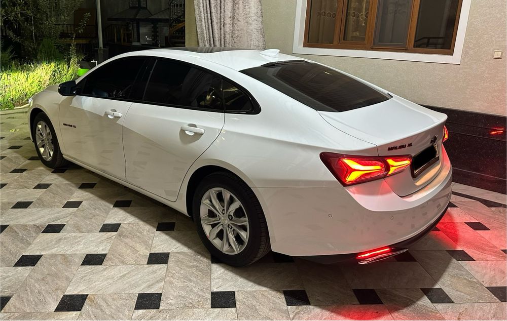 Malibu 2 xl oq full, 2023 yil, yurgani 33.000km, holati ideal