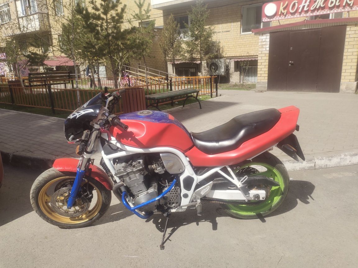 Продам мотоцикл Сузуки GSF600