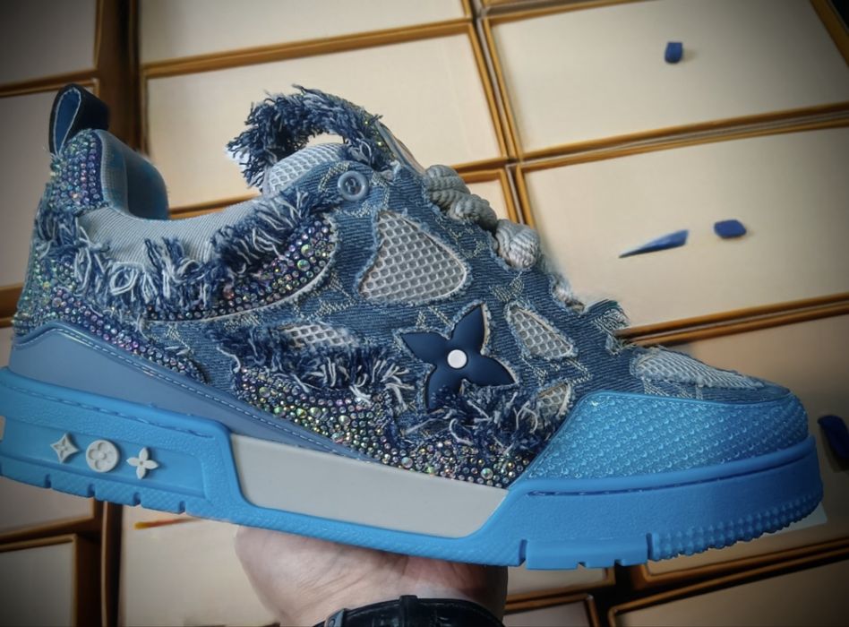 Adidasi Louis Vuitton