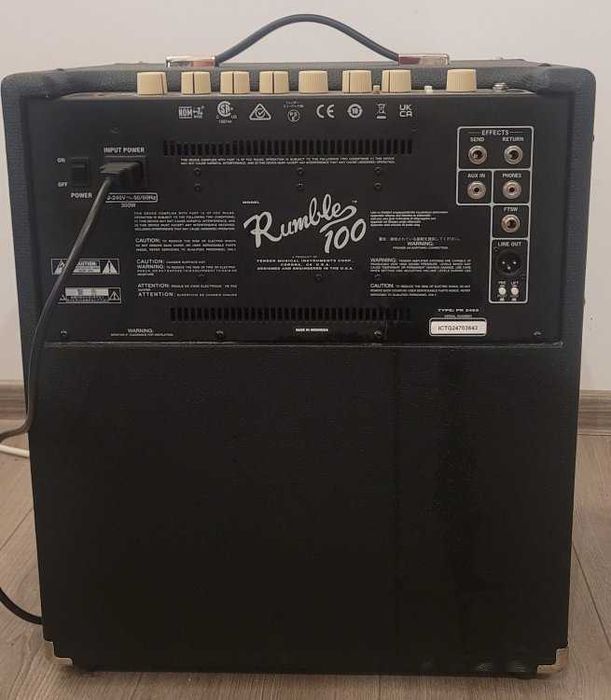 Vând bass amp Fender Rumble 100