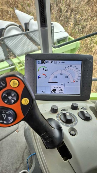 Combina CLAAS Tucano 320