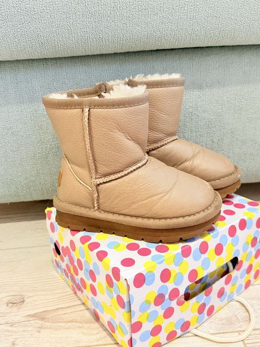 Продам угги зимние рр 26