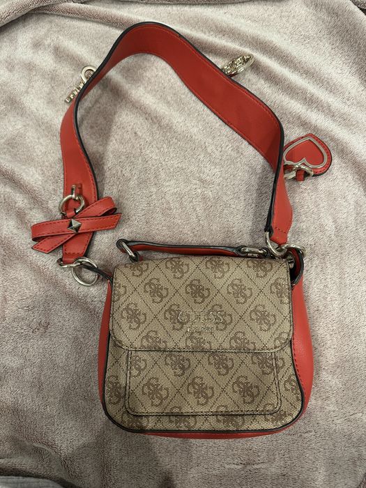 Дамска чанта Guess