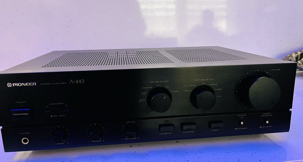 Pioneer A-443 стерео усиловател.