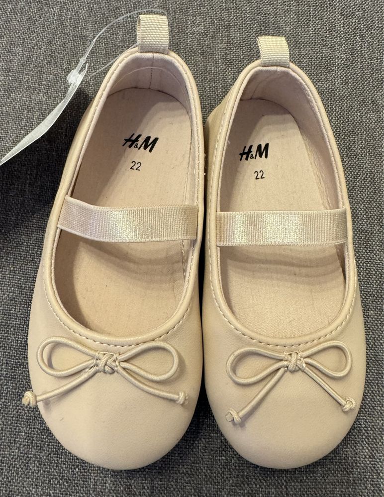 Обувки тип пантофи H&M, 22номер