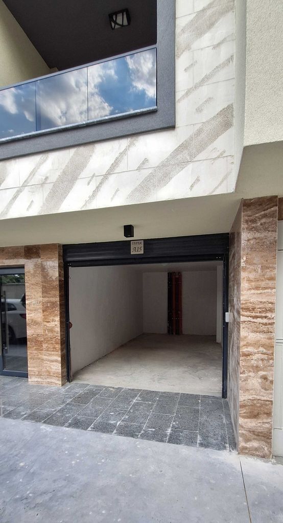 Дава се под наем Гараж / Паркомясто в Пловдив, Център - 18 кв.м за 100 € - Снимка #1