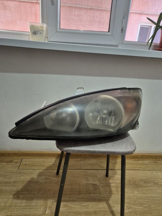 Фара от Тайоты Камри 30