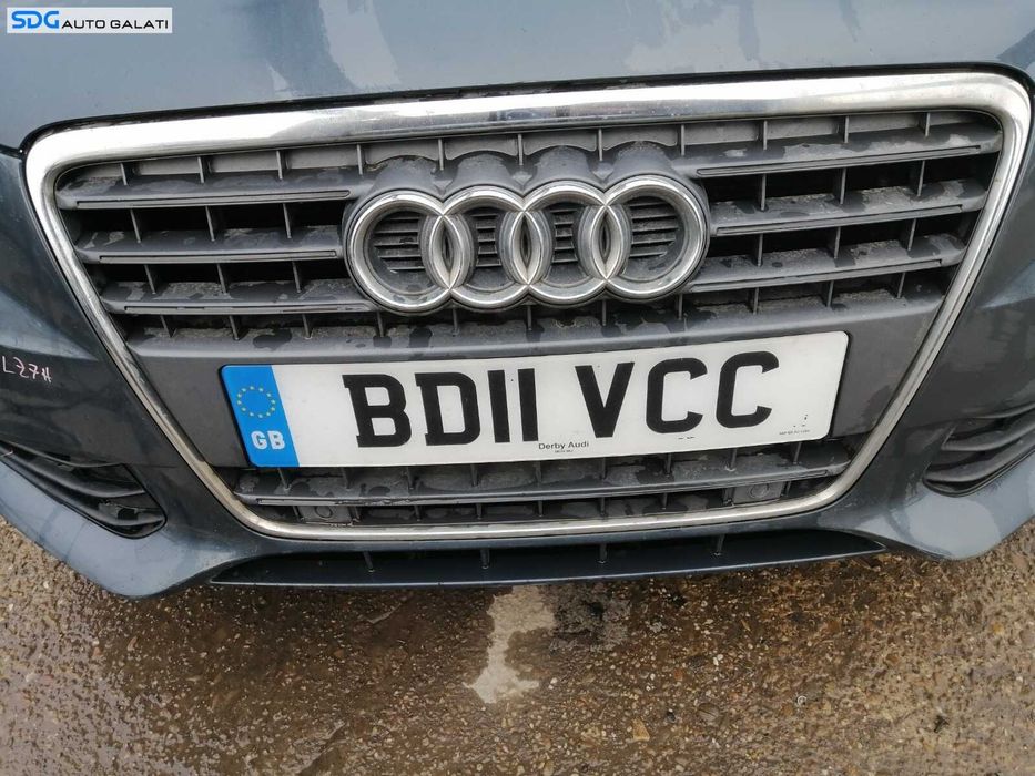 Grila Centrala cu Sigla Emblema si Locas Senzori Parcare Audi A4 B8 2008 - 2012