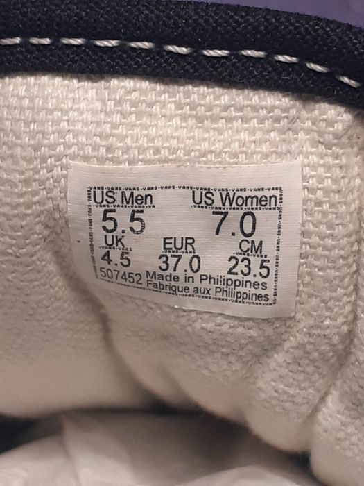 Vans nr 37 aproape noi