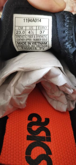 Нови детски маратонки Asics, 35 номер