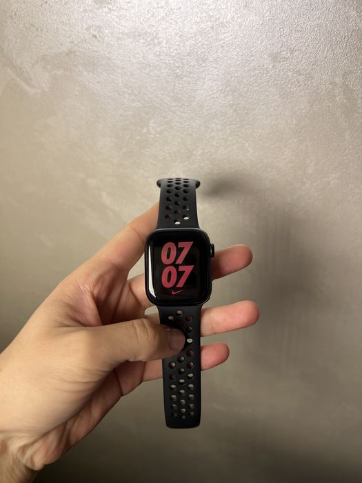 Apple Watch Nike Series 7 41 мм за 50000