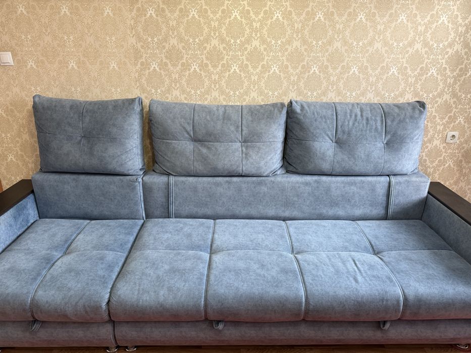 Продам диван в гостиную