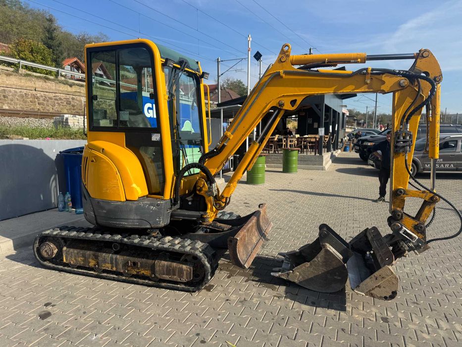 Miniexcavator Yanmar VIO30 – 3 cupe incluse,  picon Vistarini VHX 90S