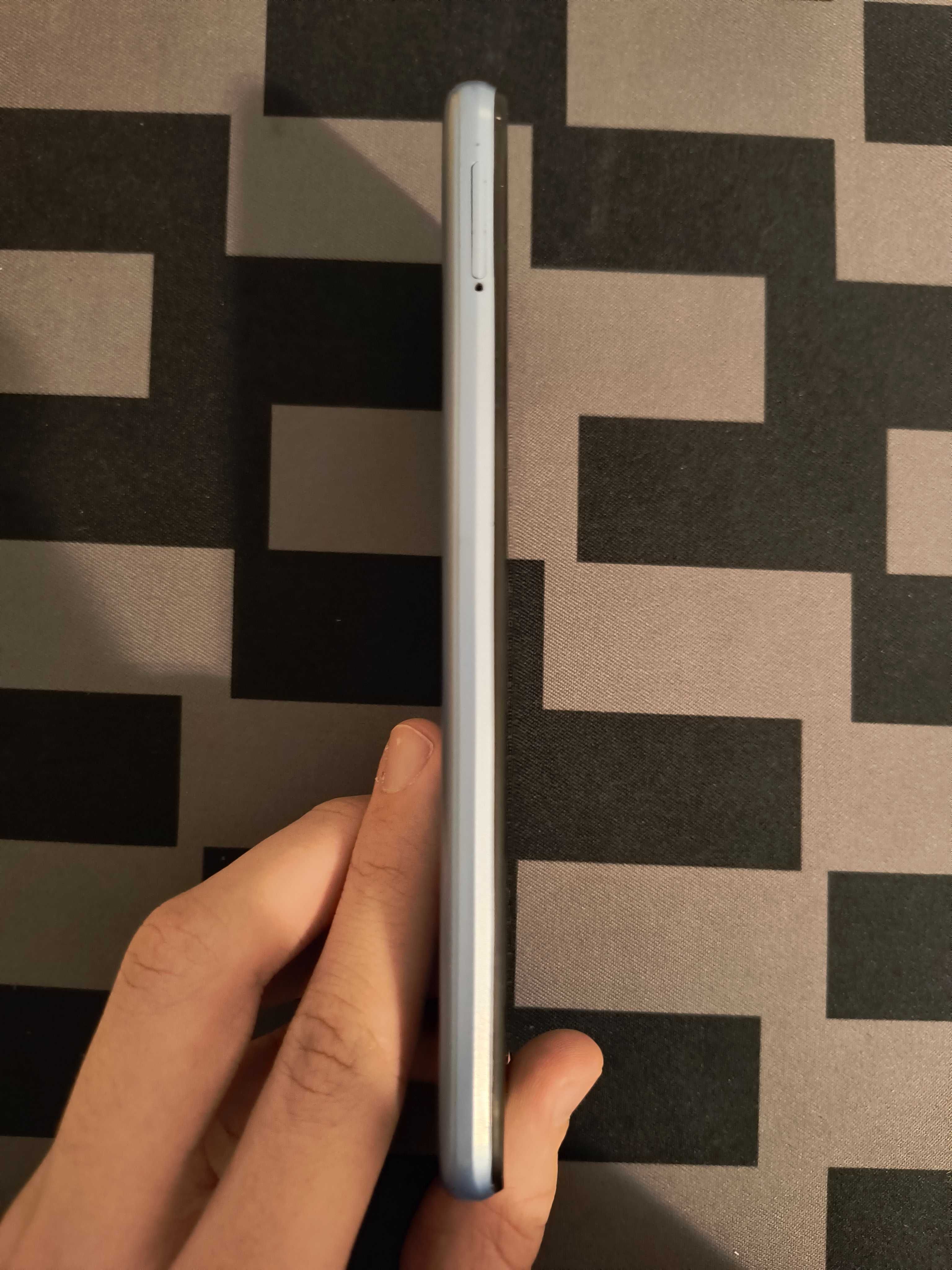Телефон Realme 7i