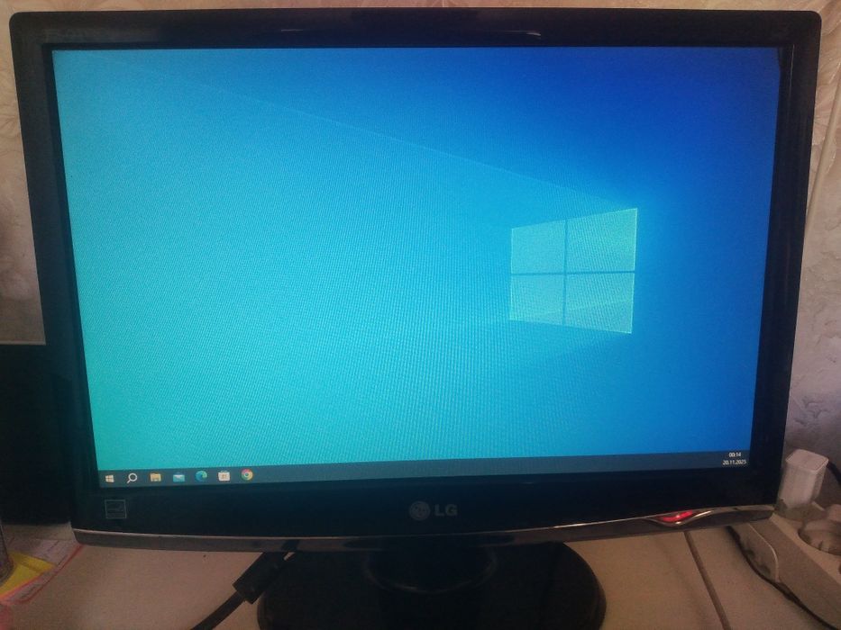 монитор LG Flatron W1954SE-PF
Модель: Flatron W1954SE-PF