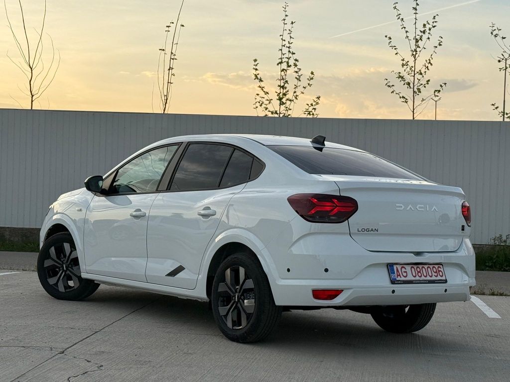 Vând Dacia Logan