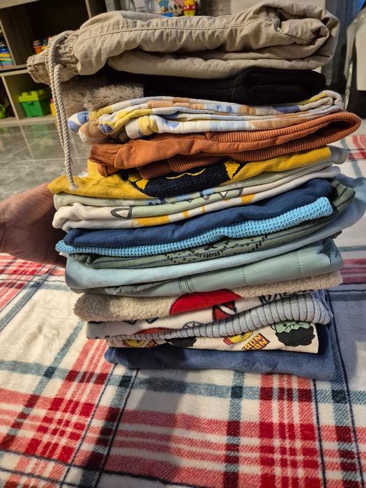 Lot haine marimea 98 baieti .