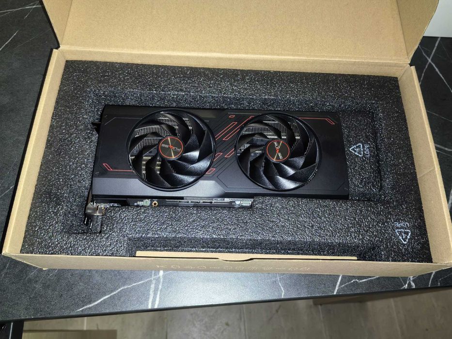 AMD RX 7800XT de vanzare