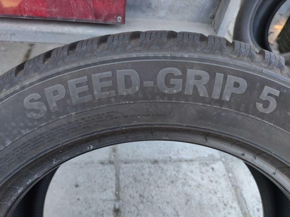 2бр Почти Нови Зимни Гуми 225 60 17 - Semperit - DOT 2022