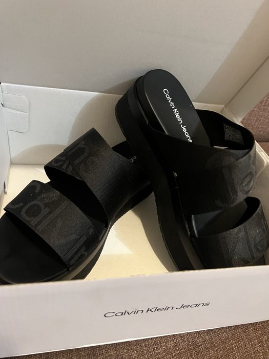 Papuci:Calvin Klein Jeans,marimea 39,pret 300 de lei